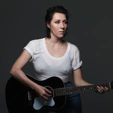 How tall is Martha Wainwright?